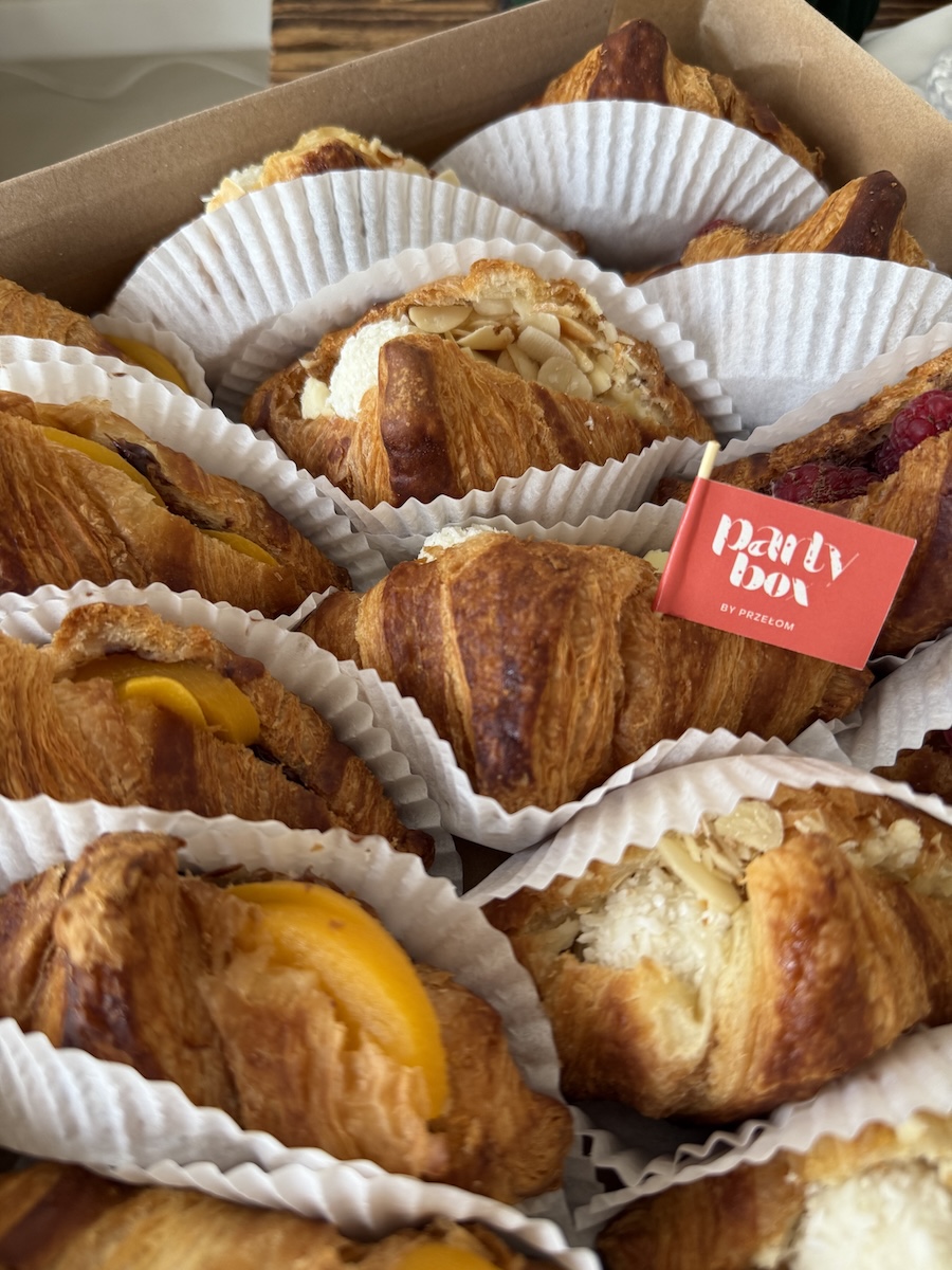 Mini sweet croissant box - obrazek 4